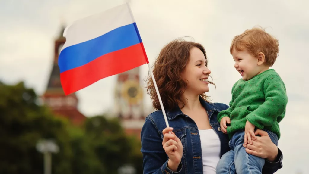 Мама с малышом