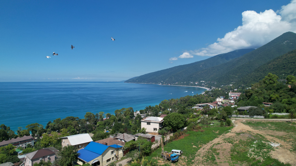 Вид из апартаментов в Гагре