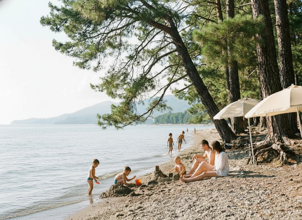 Пляж в Пицунде